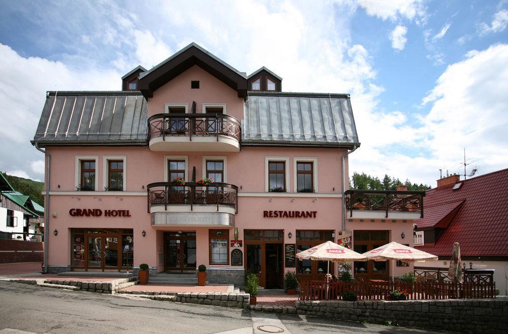 Wellness Hotel Grand Špindlerŭv Mlýn 외부 사진